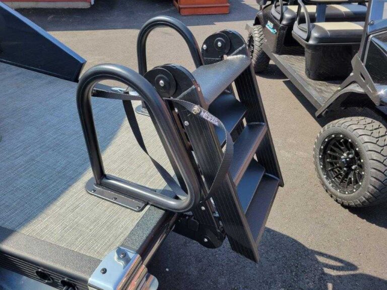 2025 Bennington 25RXSBWA - ESP - Arch - Windshield - Owner Demo US-ETWR6587F425 [photo 13]